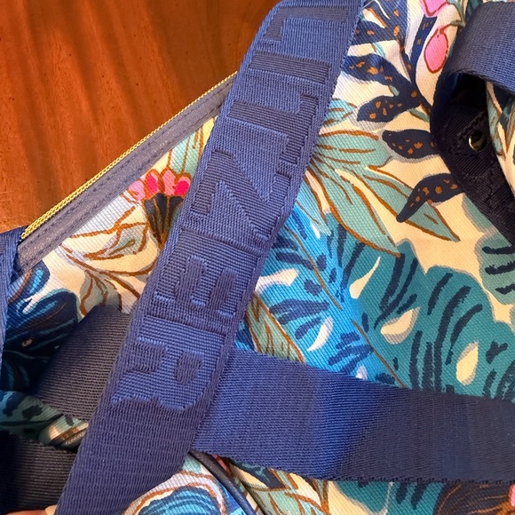 Lilly Pulitzer Originals Duffle - Best Fronds Forever - Picture 12 of 16